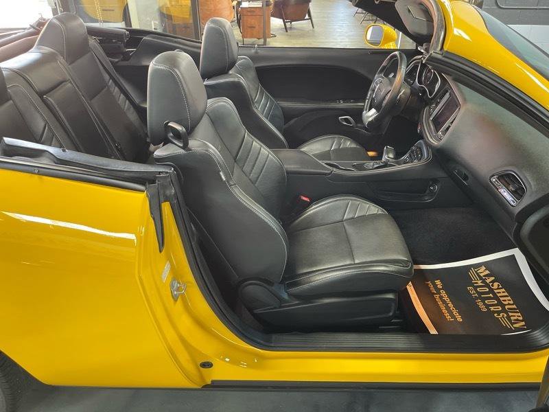 Used 2017 Dodge Challenger SRT w/ Technology Group image 40