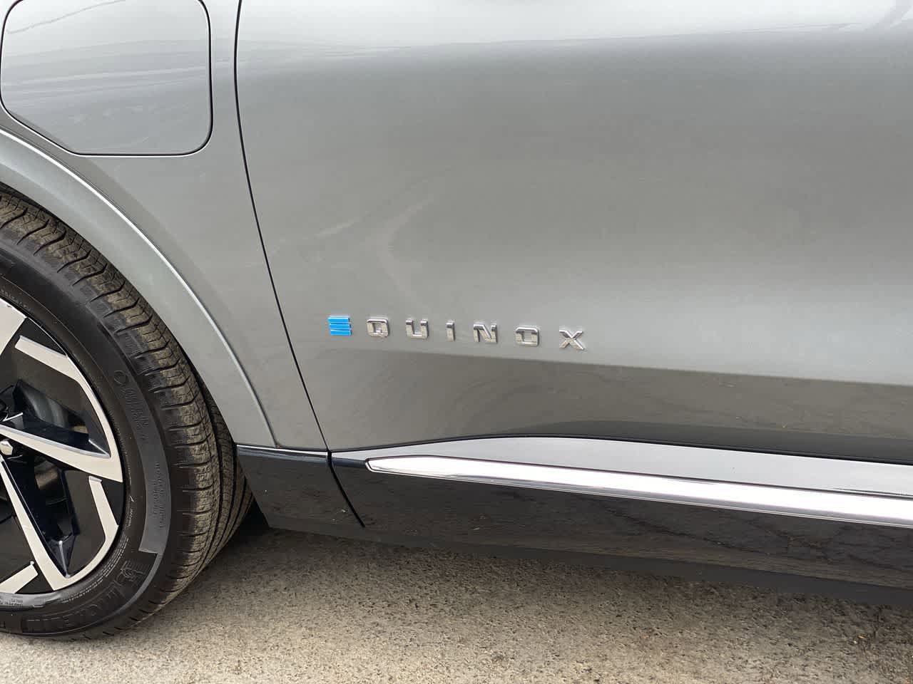 Used 2025 Chevrolet Equinox EV LT w/ Convenience Package FWD image 10