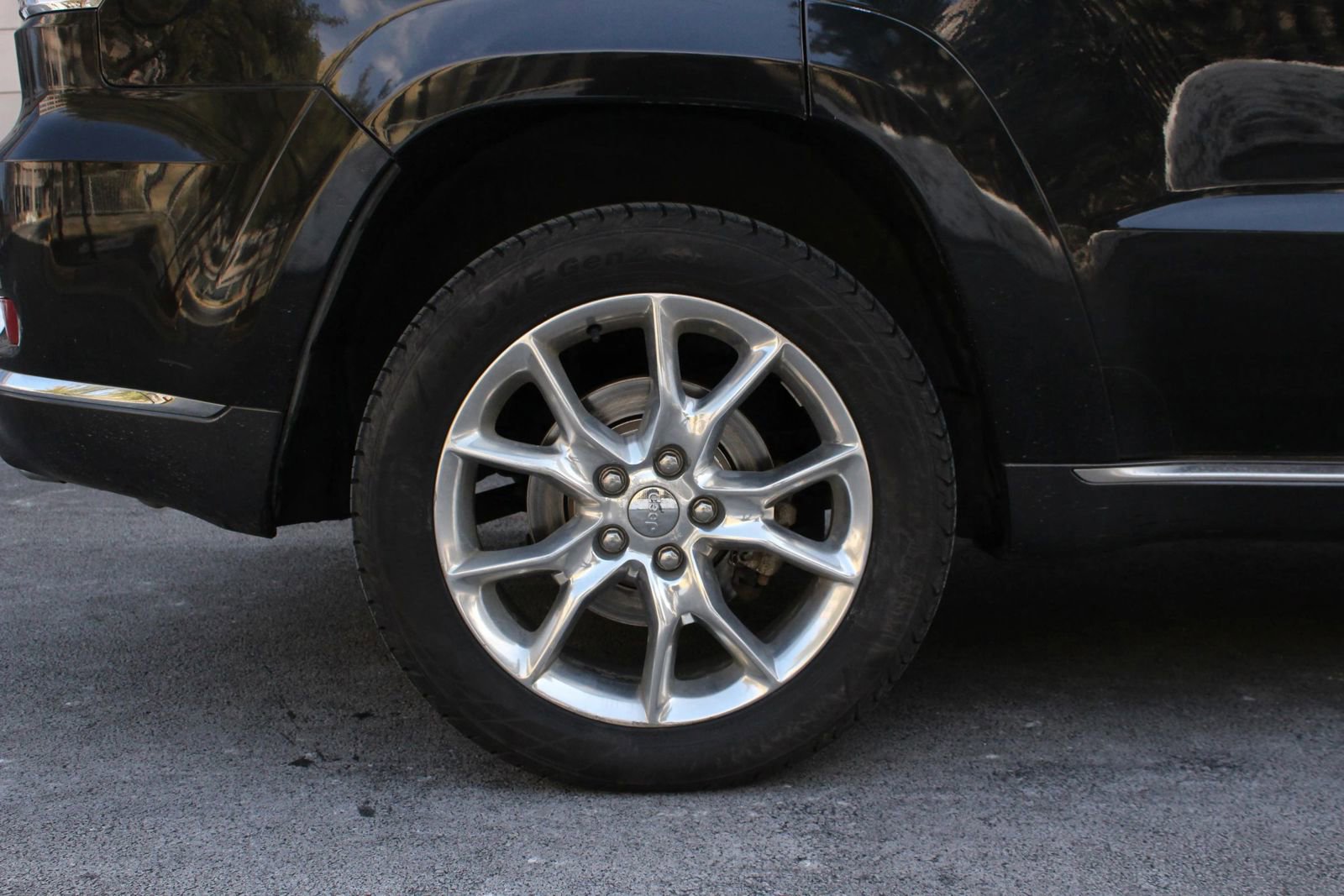 Used 2014 Jeep Grand Cherokee Summit image 5