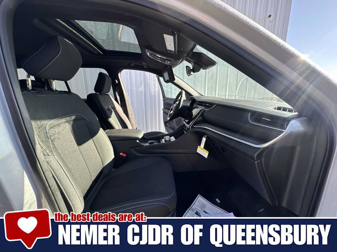 New 2026 Jeep Grand Cherokee Laredo X AWD/4WD image 24
