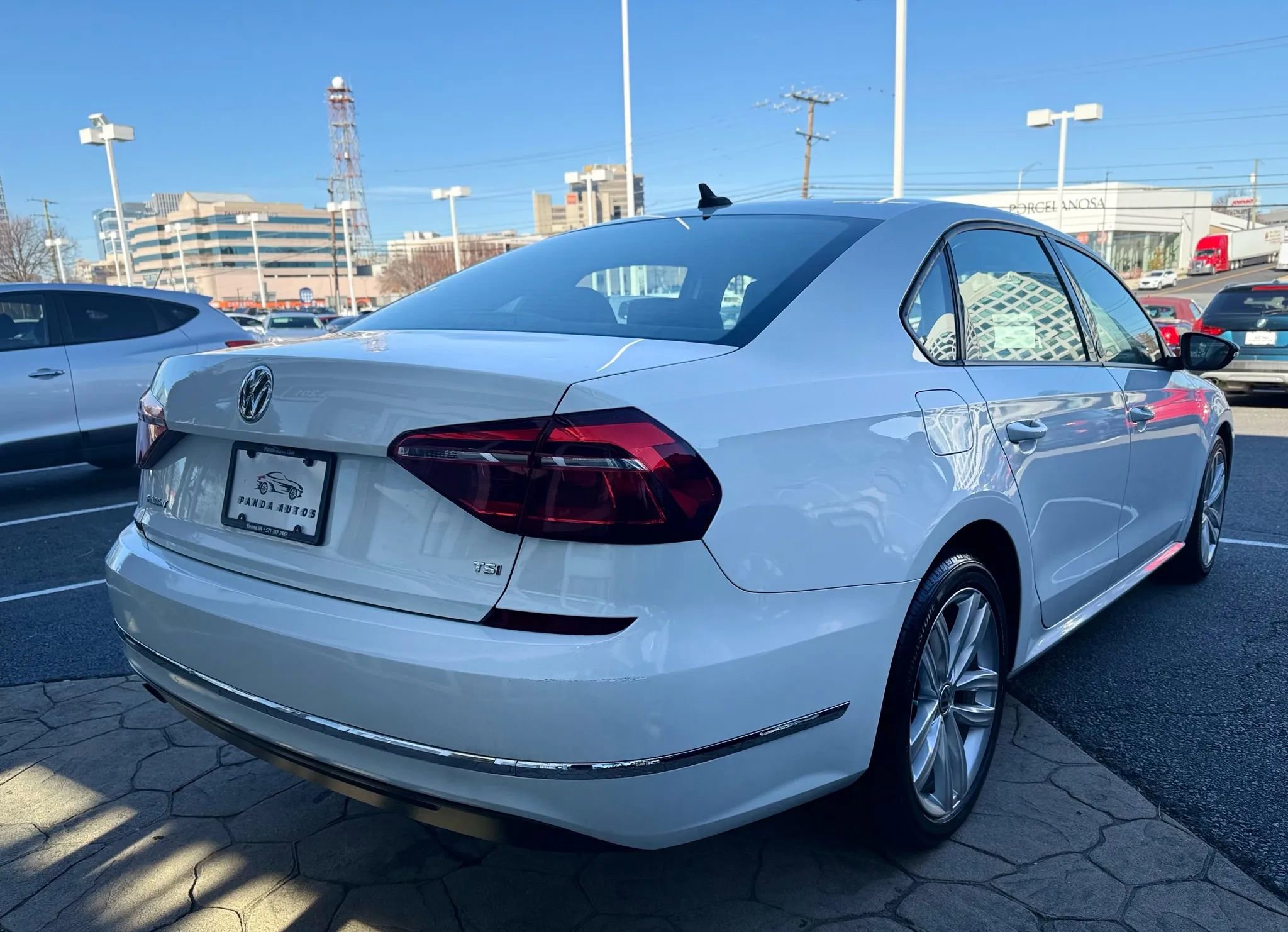 Used 2019 Volkswagen Passat 2.0T Wolfsburg w/ Wheels & Sunroof Package image 7