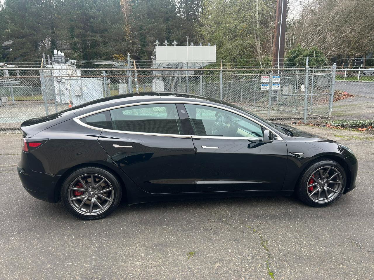 Used 2019 Tesla Model 3 Mid Range image 4
