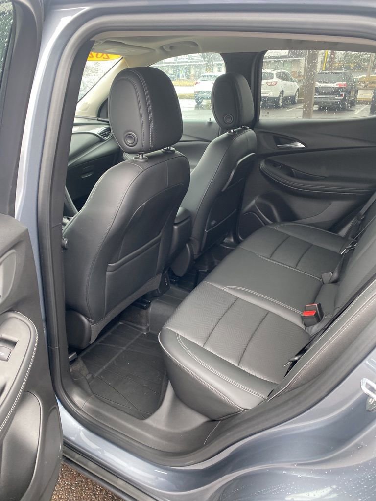 Used 2022 Buick Encore GX Essence w/ Experience Buick Package AWD/4WD image 22