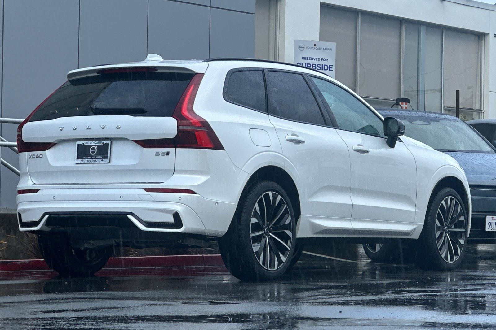 New 2026 Volvo XC60 B5 Ultra w/ Protection Package Premier image 2