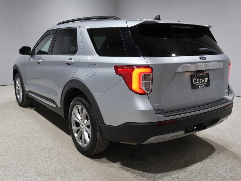 Used 2024 Ford Explorer XLT w/ Equipment Group 202A image 5