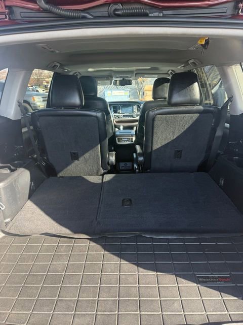 Used 2016 Toyota Highlander XLE image 11