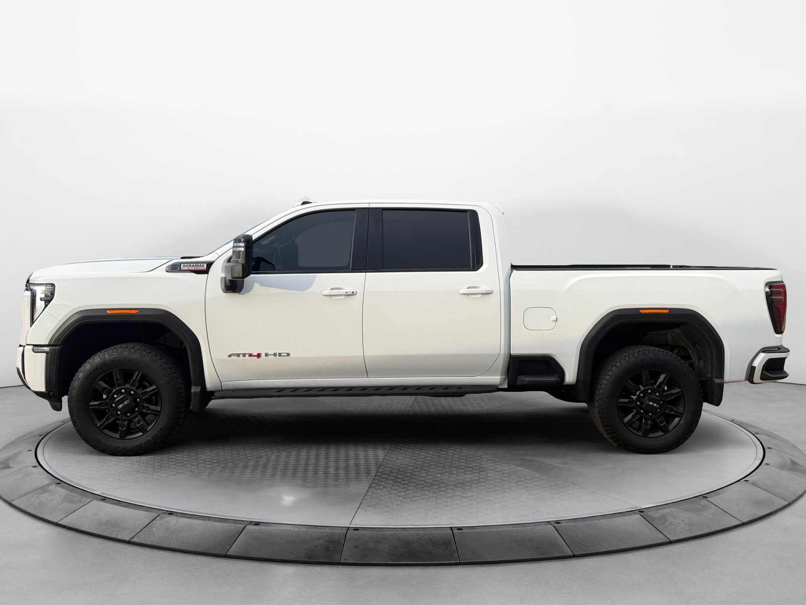 Used 2024 GMC Sierra 2500 AT4 w/ AT4 Premium Plus Package AWD/4WD image 3