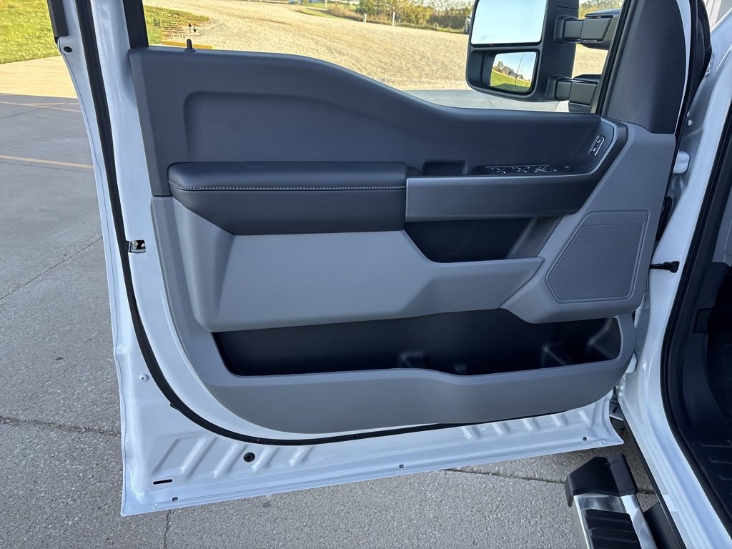 New 2026 Ford F350 XLT image 16
