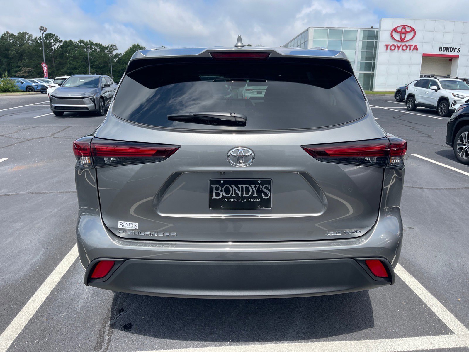 New 2026 Toyota Highlander XLE AWD/4WD image 13