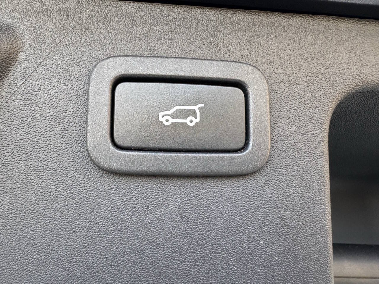 Used 2017 Land Rover Discovery Sport HSE AWD/4WD image 25