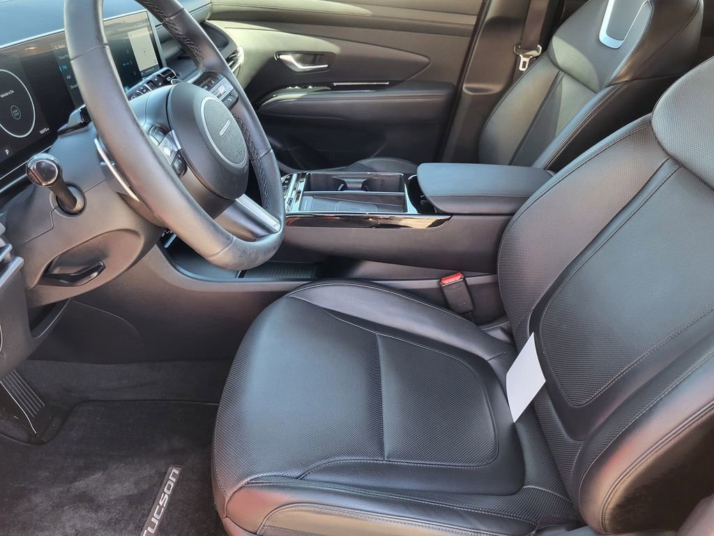Used 2025 Hyundai Tucson Limited image 14