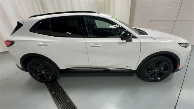 Used 2025 Buick Envision Sport Touring image 9