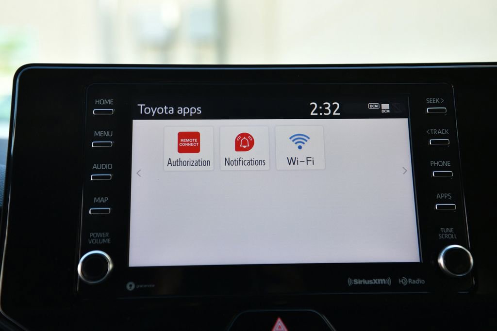 Used 2022 Toyota Venza LE image 17