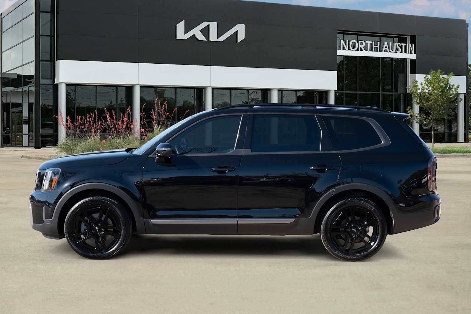 Used 2023 Kia Telluride EX X-Line image 4