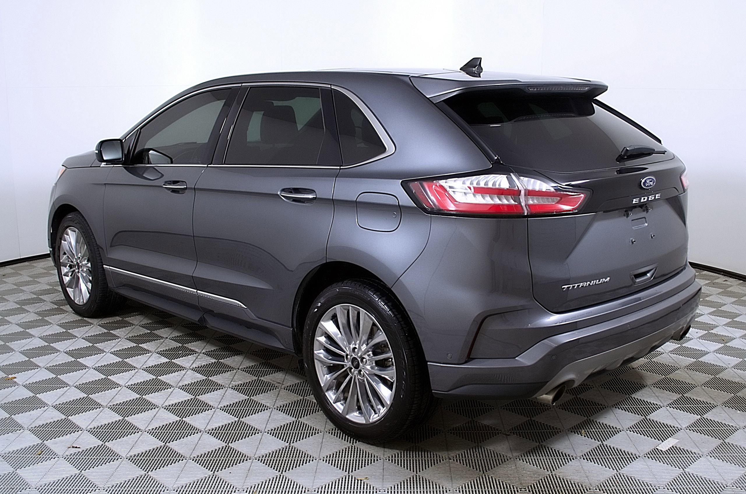 Used 2021 Ford Edge Titanium w/ Equipment Group 301A image 9
