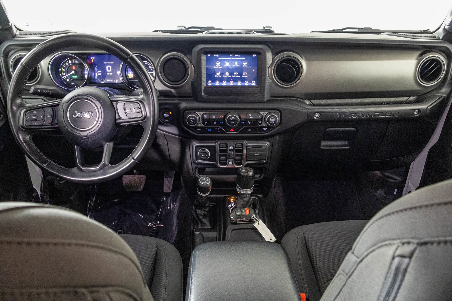 Used 2023 Jeep Wrangler Unlimited w/ Cold Weather Group image 23