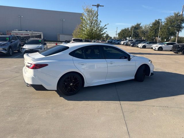 Used 2025 Toyota Camry SE w/ Convenience Package FWD image 3