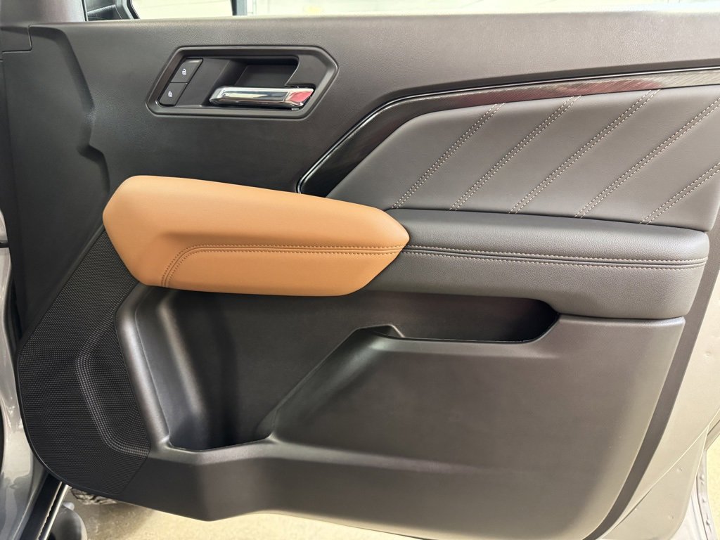 New 2025 GMC Canyon AT4 w/ Nightfall Edition image 28