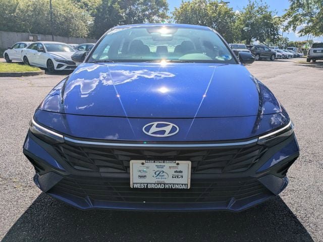 Certified 2025 Hyundai Elantra Sport FWD image 9