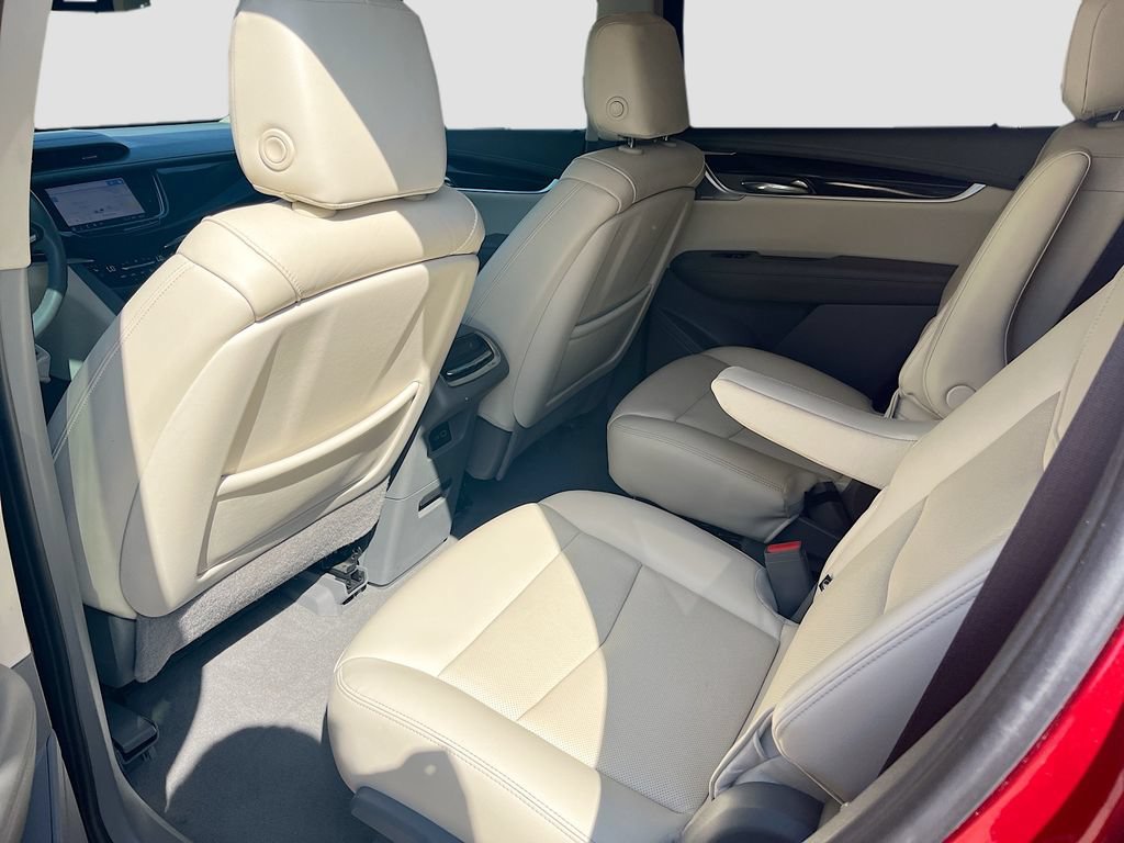Used 2025 Cadillac XT6 Premium Luxury FWD image 26