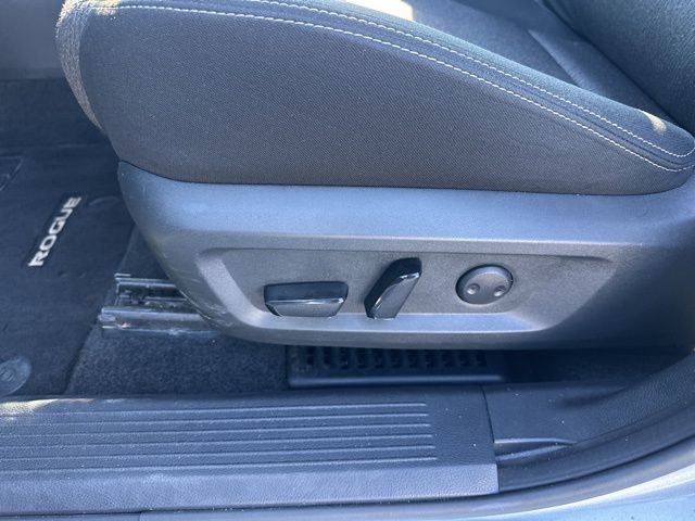 Used 2024 Nissan Rogue SV image 14