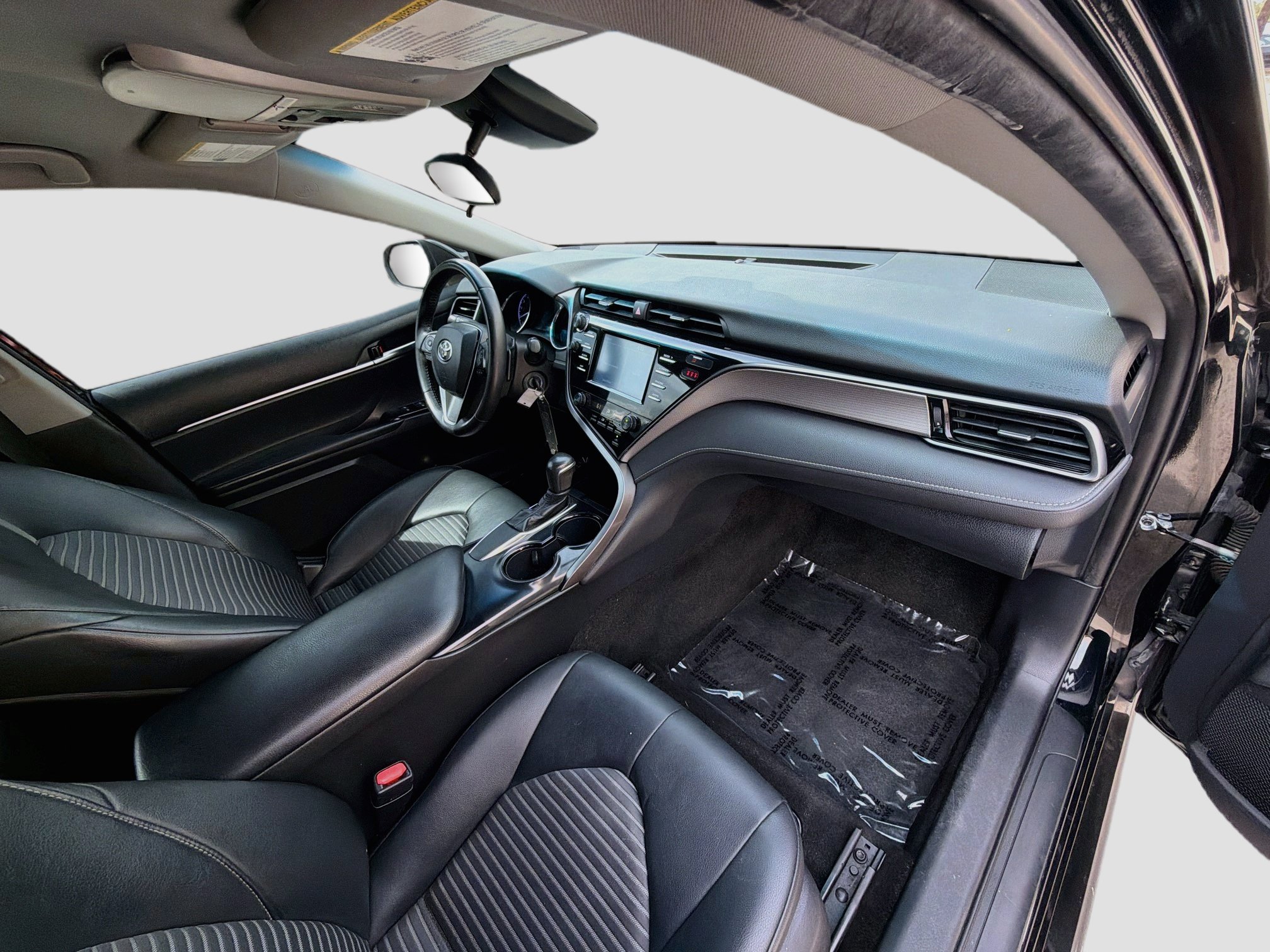 Used 2019 Toyota Camry SE FWD image 29
