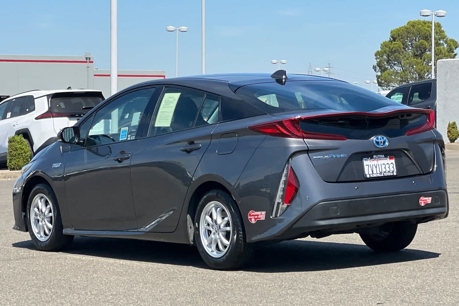 Certified 2017 Toyota Prius Prime Advanced FWD image 7