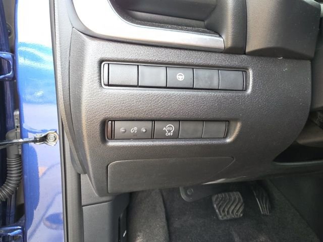 Used 2023 Nissan Rogue SV FWD image 14