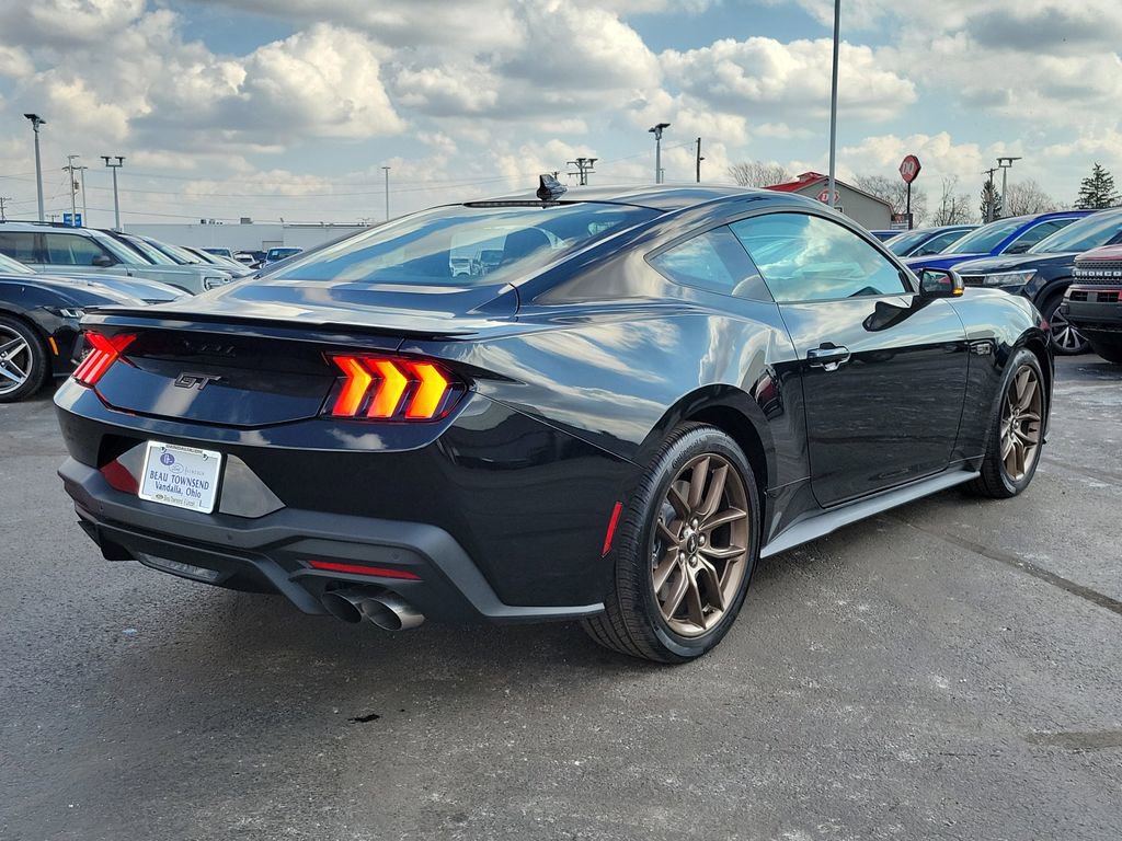 Used 2025 Ford Mustang GT Premium image 4