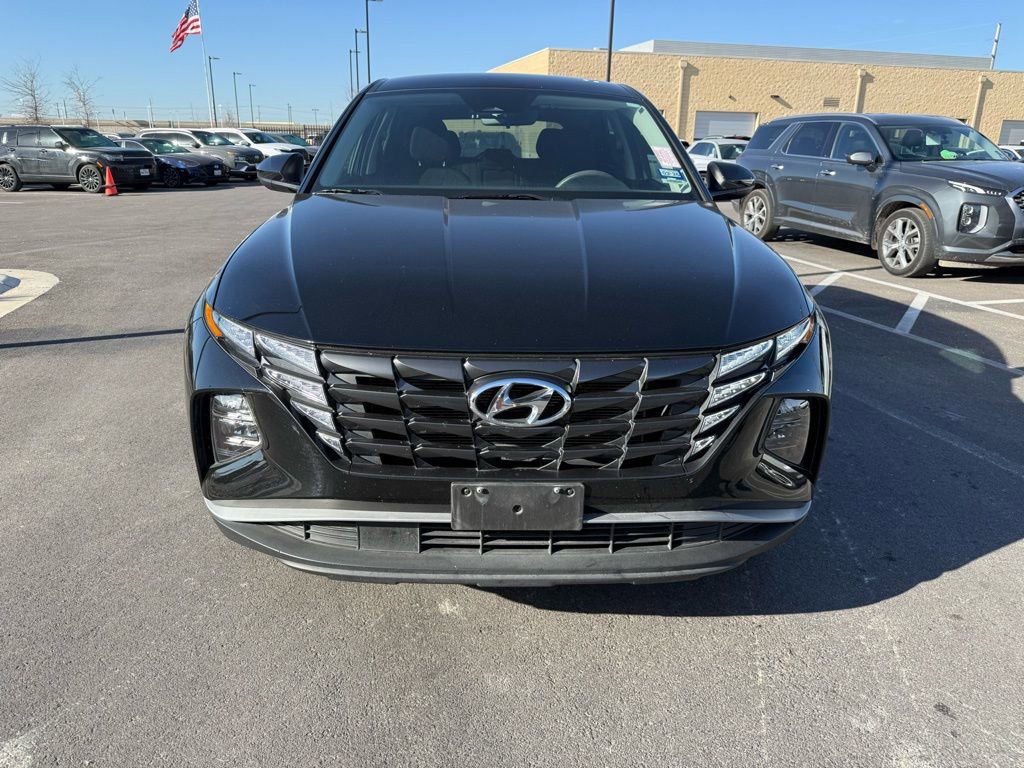 Certified 2023 Hyundai Tucson SE image 2