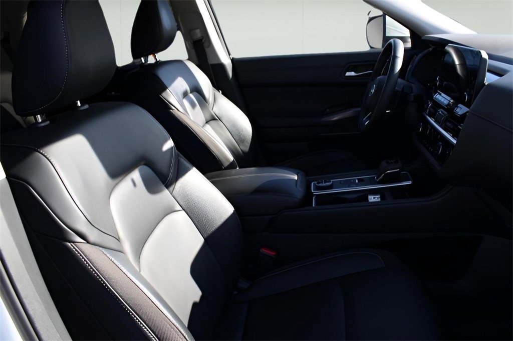 Used 2022 Nissan Pathfinder SL w/ SL Black Package image 26