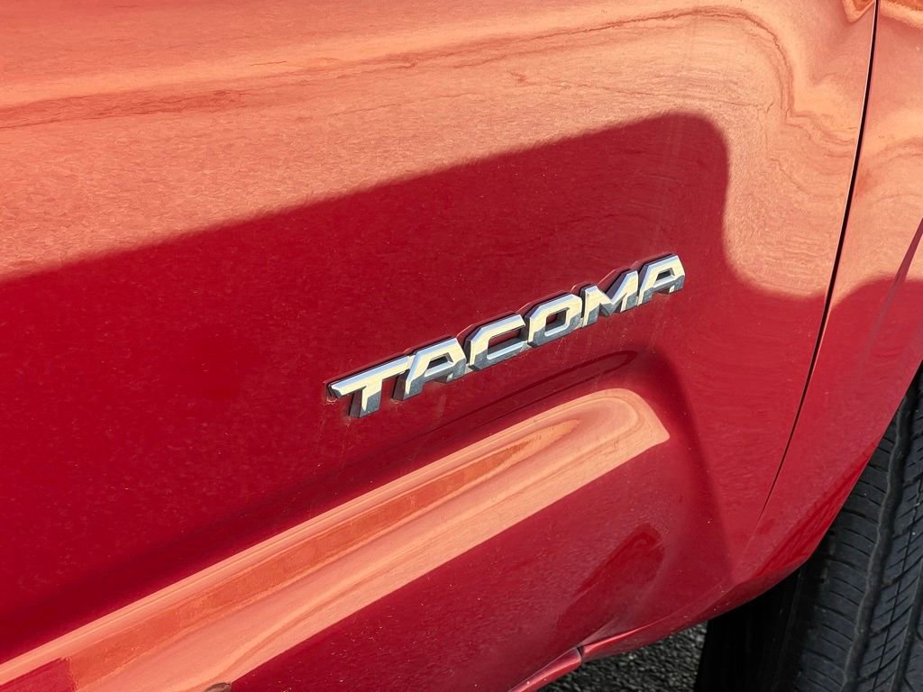 Used 2016 Toyota Tacoma SR5 image 40