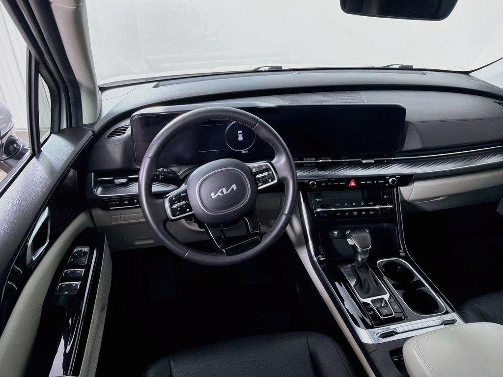 Used 2024 Kia Carnival SX Prestige FWD image 24