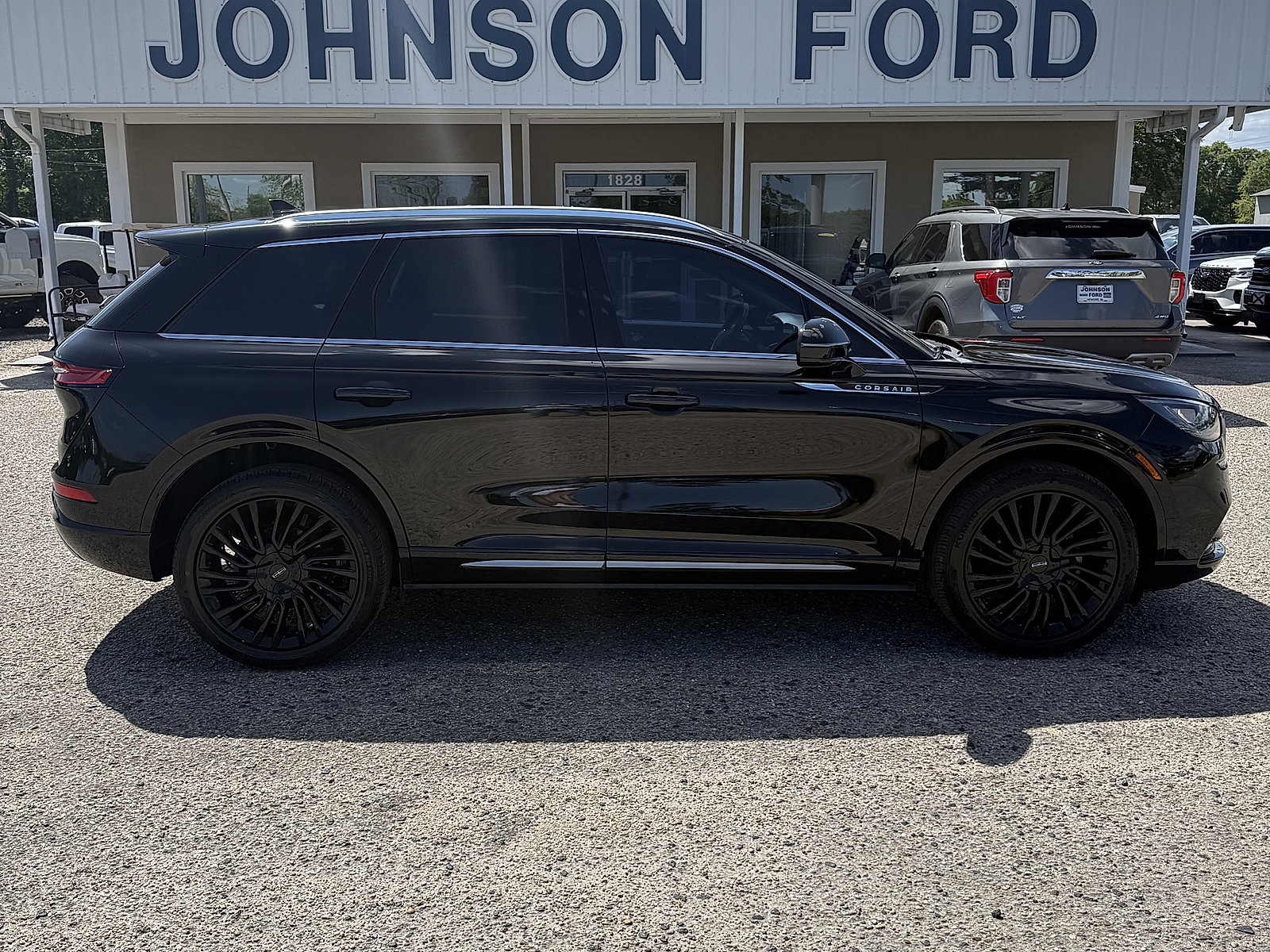 Used 2021 Lincoln Corsair Reserve image 1