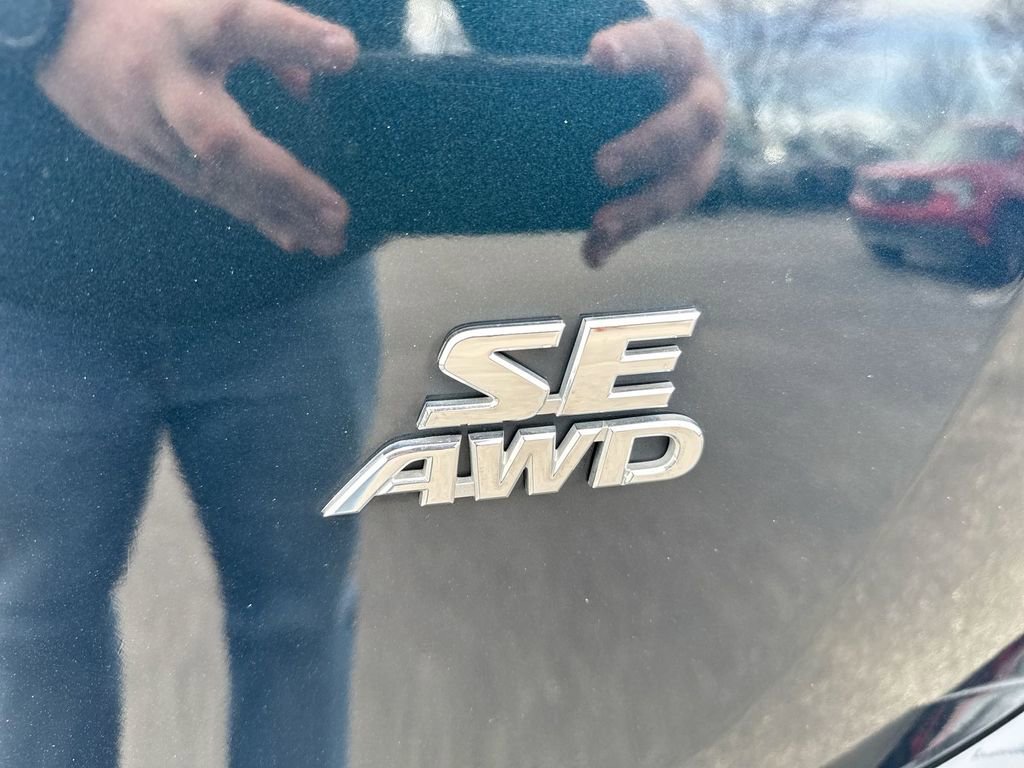 Used 2017 Toyota RAV4 SE w/ Advanced Technology Package image 27