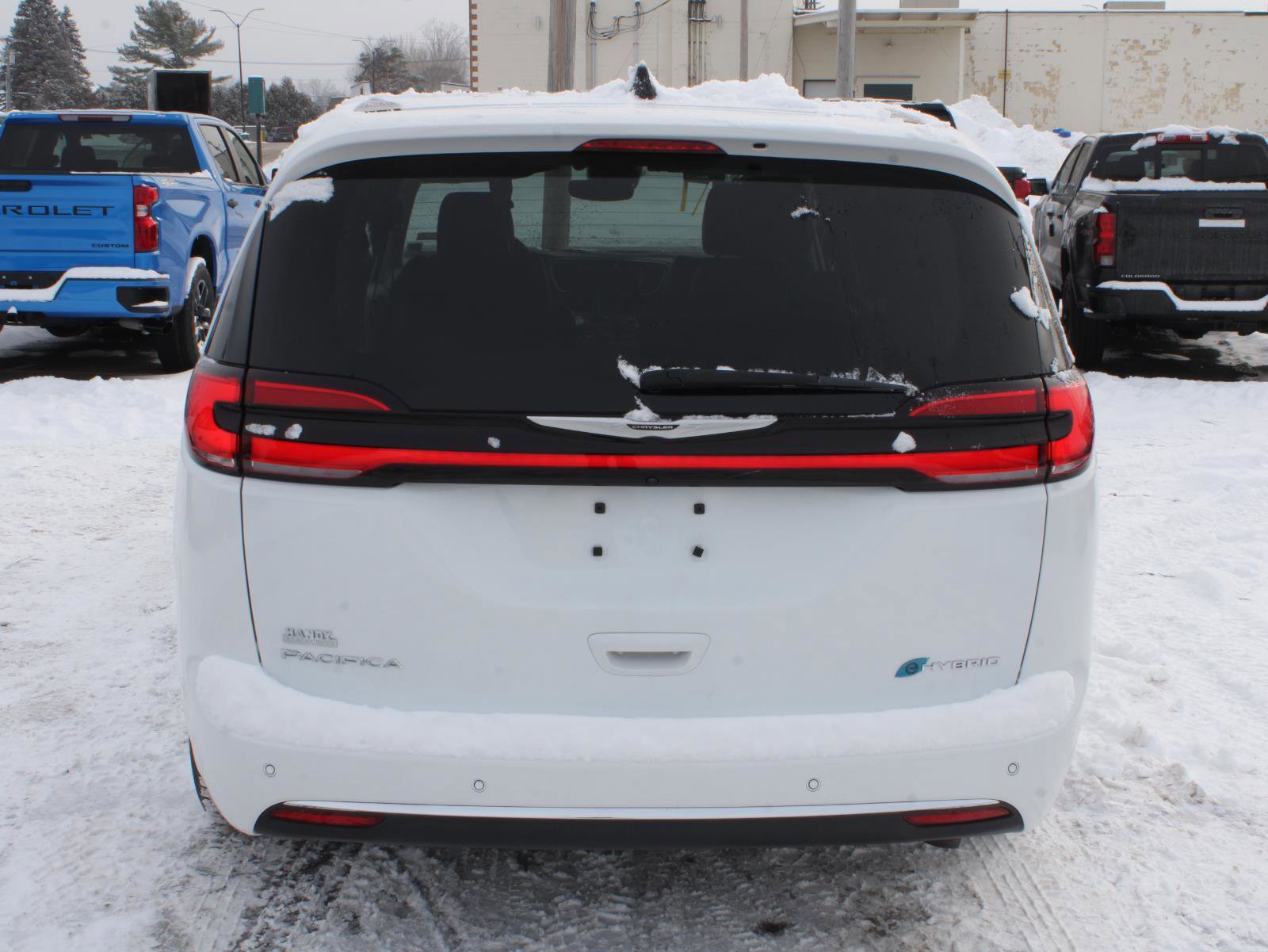 Used 2023 Chrysler Pacifica Limited image 7