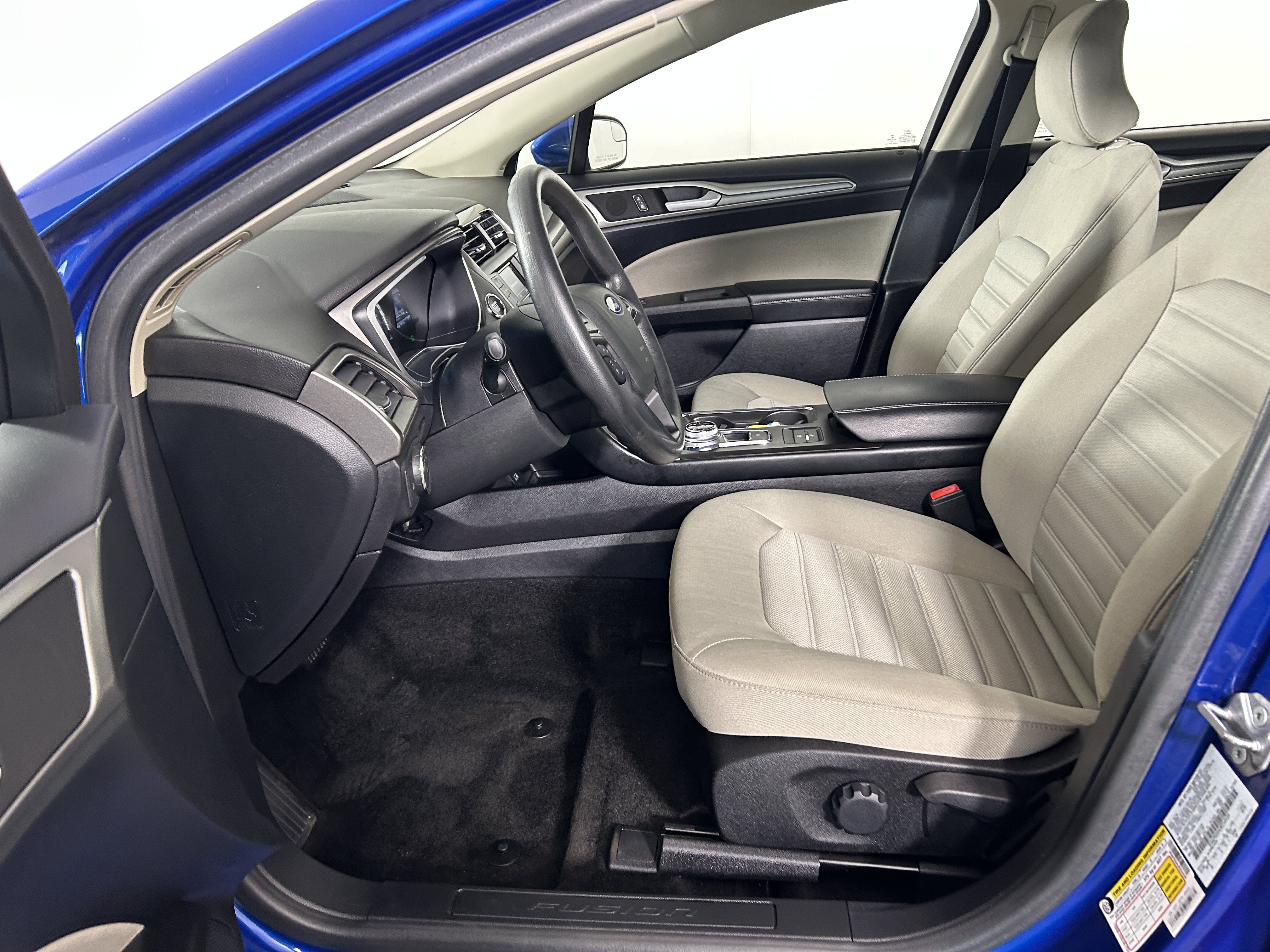 Used 2018 Ford Fusion S FWD image 8