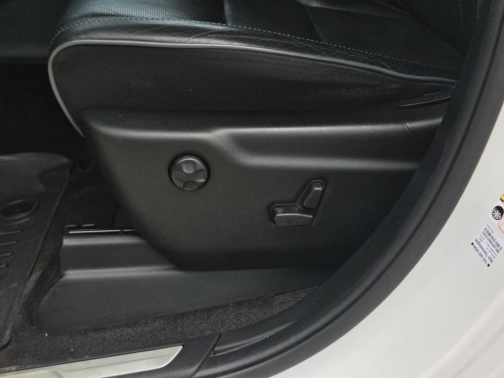 Used 2019 Jeep Grand Cherokee Overland AWD/4WD image 29