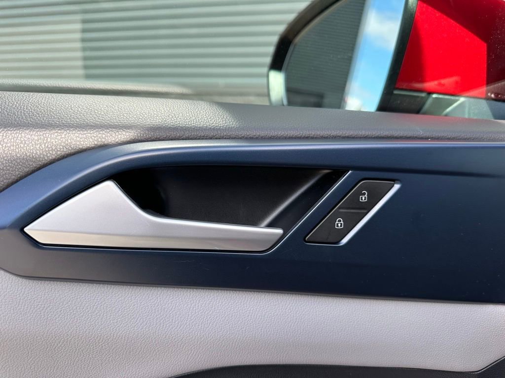 Used 2023 Volkswagen Taos SE image 19