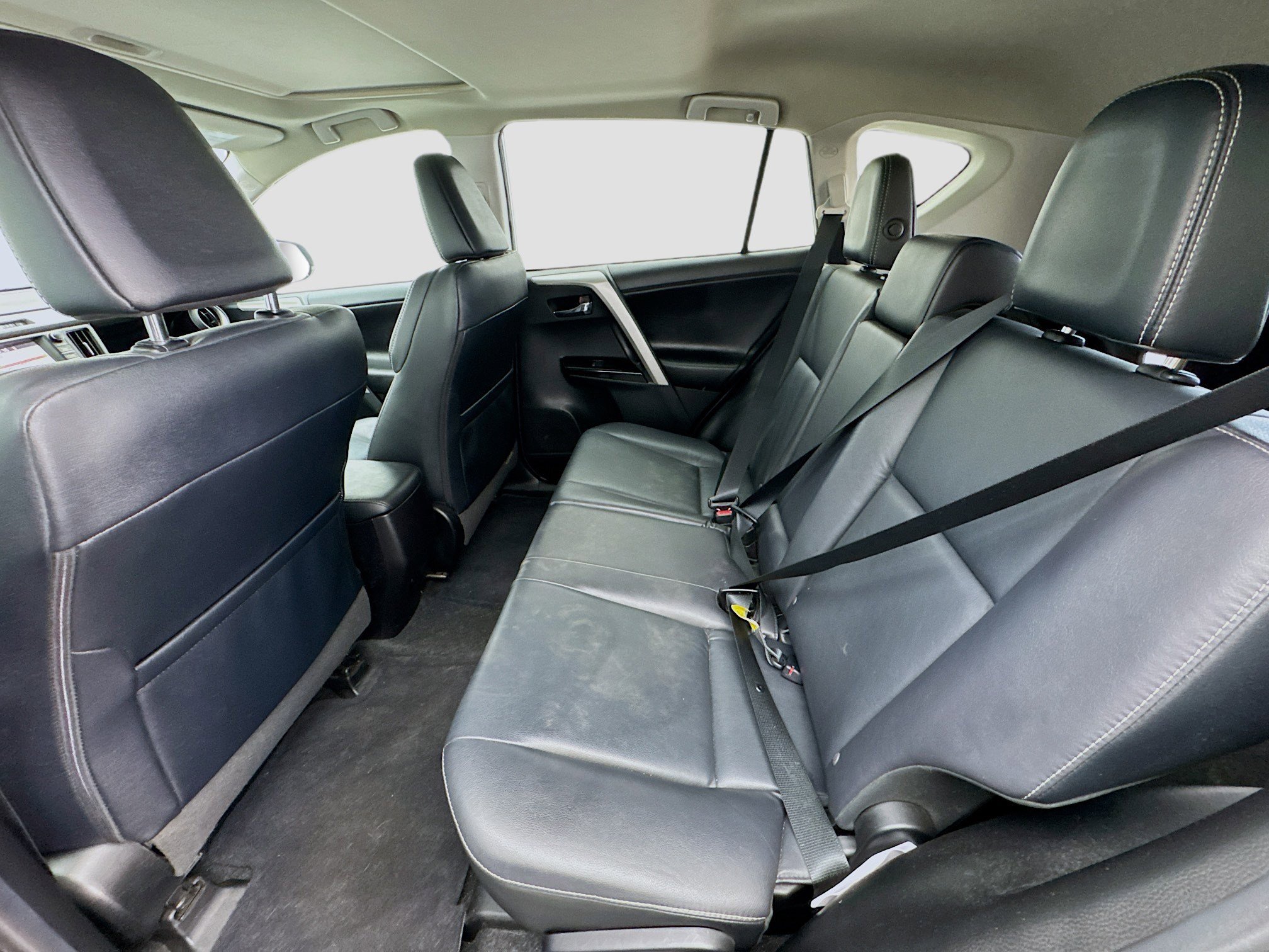 Used 2018 Toyota RAV4 Limited w/ Advanced Technology Package image 16