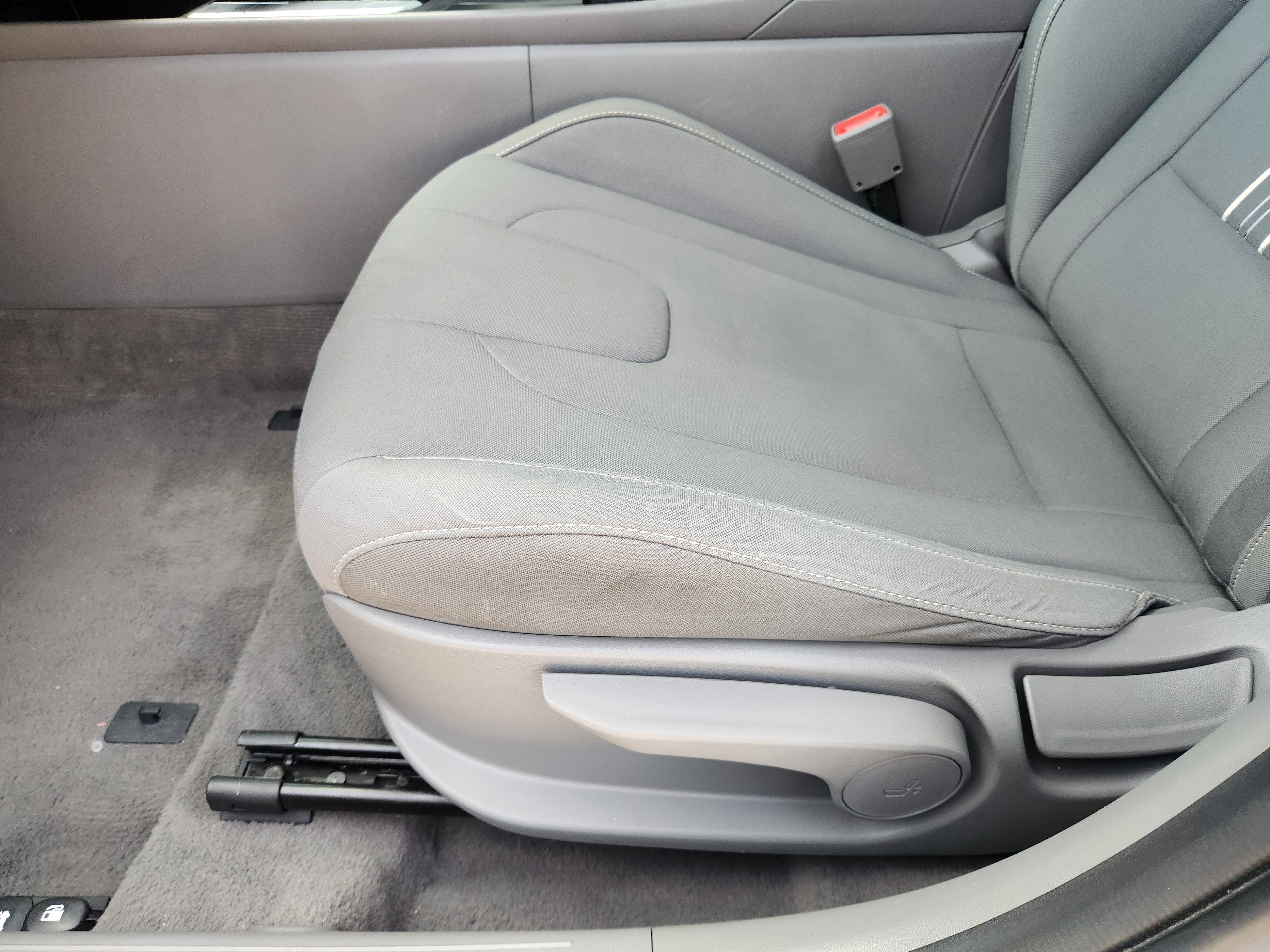 Used 2024 Hyundai Elantra SEL FWD image 24