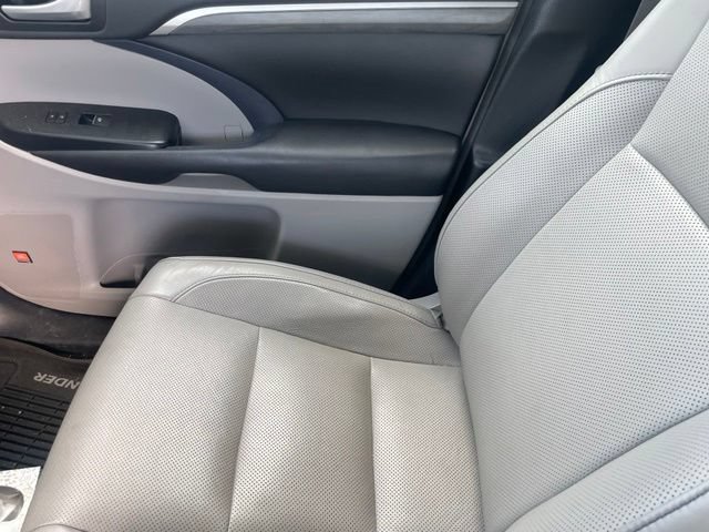 Used 2018 Toyota Highlander Limited Platinum AWD/4WD image 44