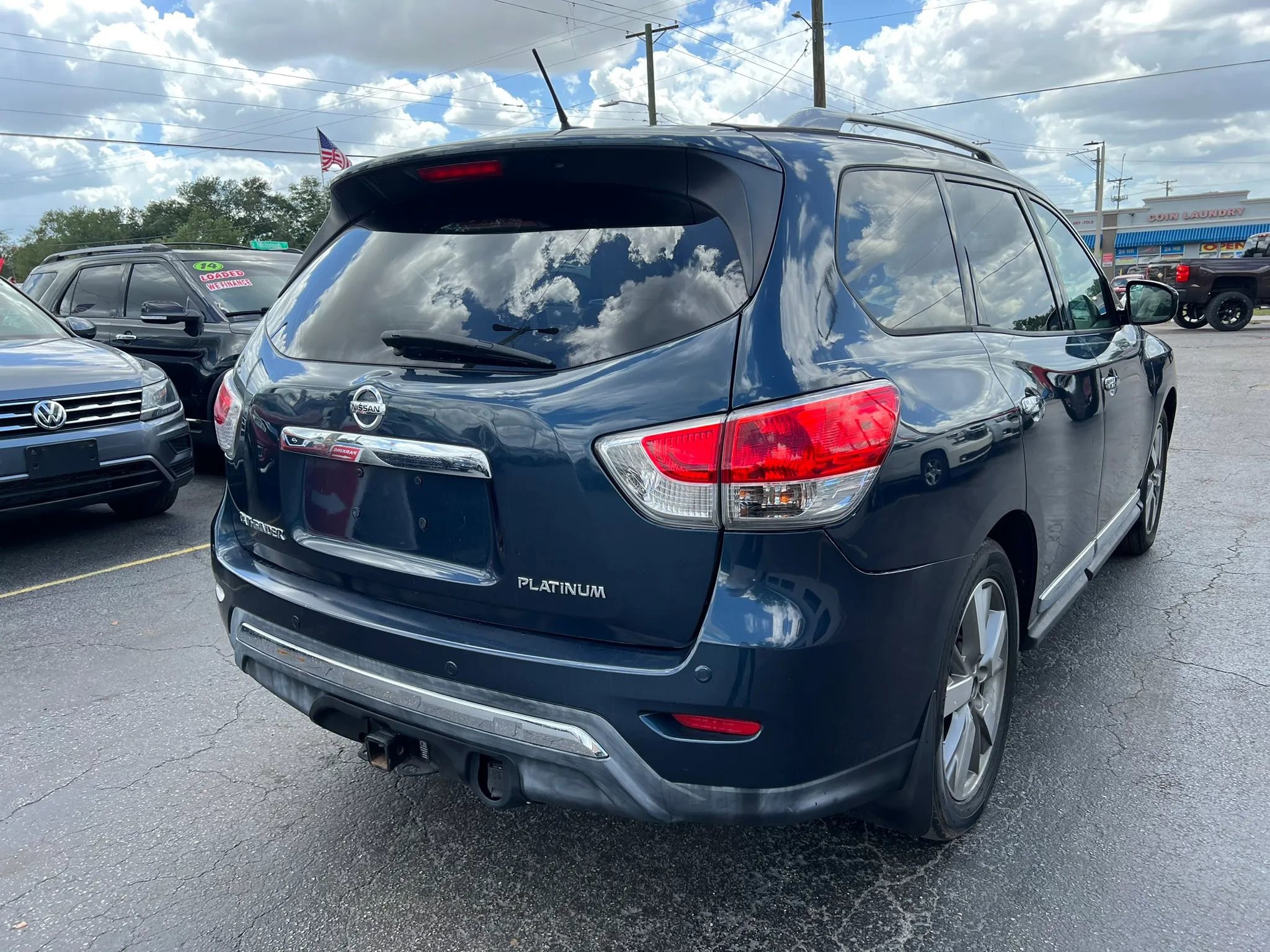 Used 2015 Nissan Pathfinder Platinum w/ Cargo Package FWD image 5