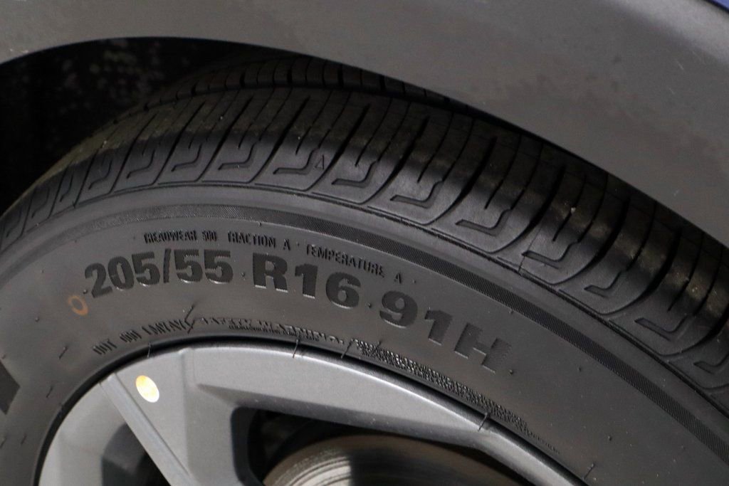 Used 2025 Kia K4 LXS image 19