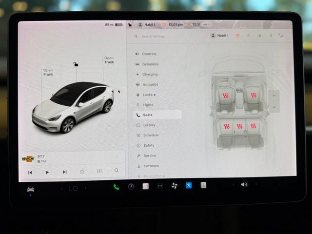 Used 2022 Tesla Model Y Long Range AWD/4WD image 30