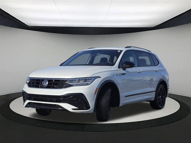 Used 2022 Volkswagen Tiguan SE R-Line image 3