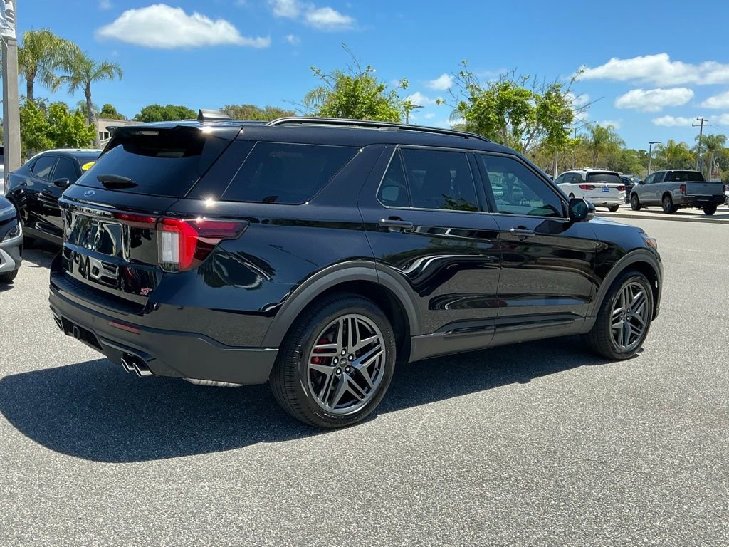 Used 2025 Ford Explorer ST w/ Sun And Sound Package AWD/4WD image 7