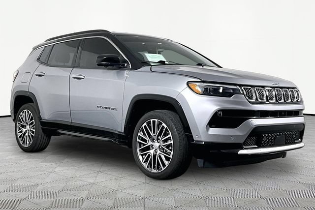 Used 2023 Jeep Compass Limited w/ Elite Group AWD/4WD image 3