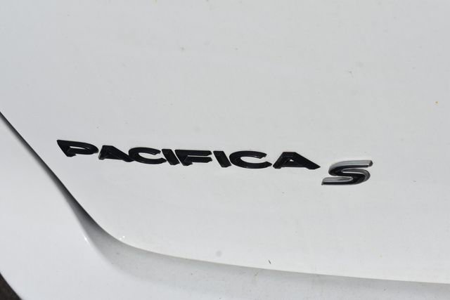 Used 2019 Chrysler Pacifica Touring Plus w/ S Appearance Package image 12