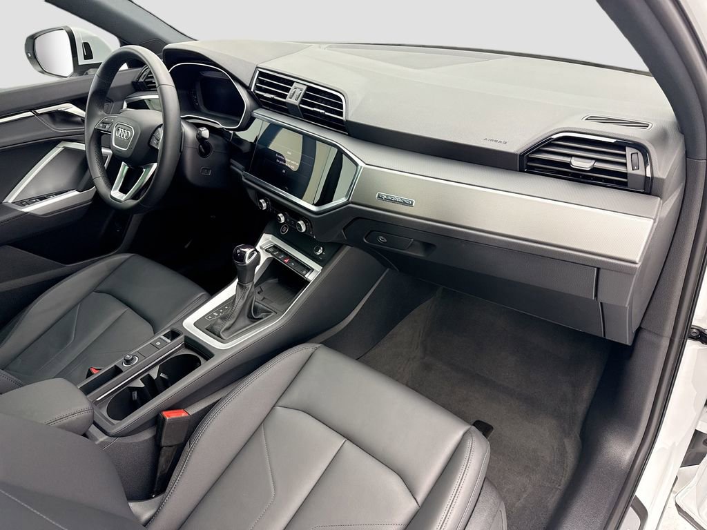 Certified 2025 Audi Q3 2.0T Premium image 15